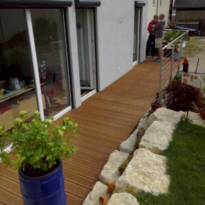 Balkon aus Holz mit Geländer von Philipp Eckart