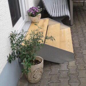 Holztreppe maßgefertigt für verschiedenste Anwendungsbereiche